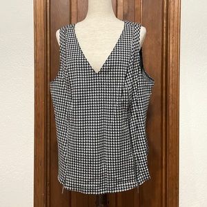 Lane Bryant Houndstooth V Neck Tank w/ Zipper Details Sz. 22/24
